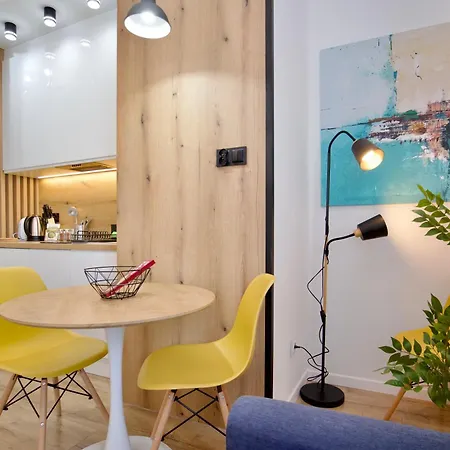 Center Apartment *